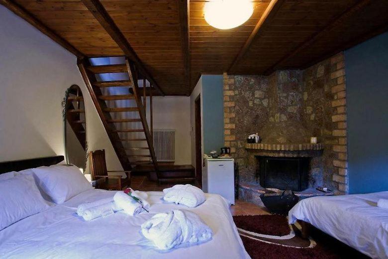 Fanaras Hotel Kalavryta Buitenkant foto