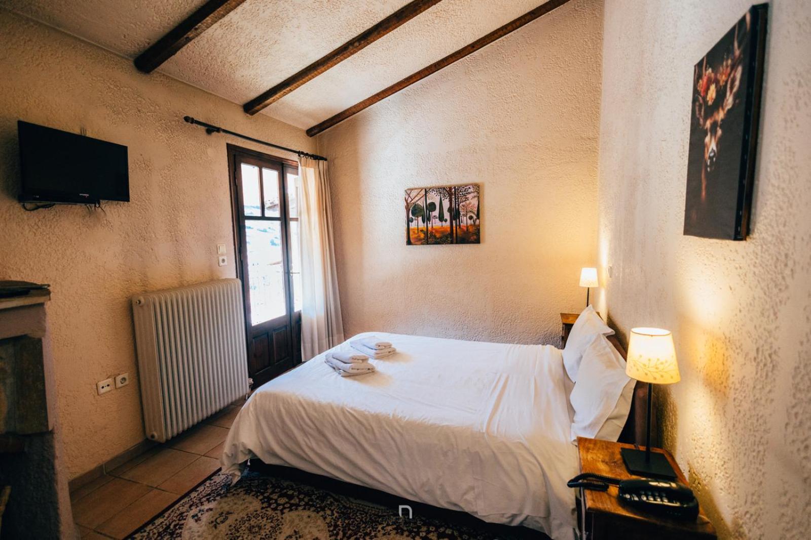 Fanaras Hotel Kalavryta Buitenkant foto