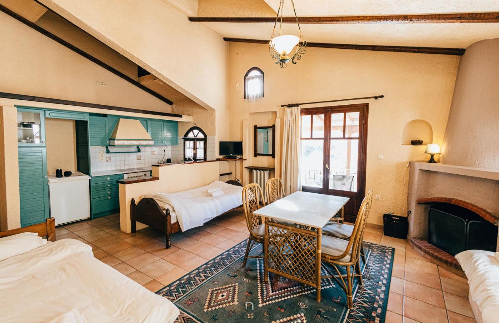 Fanaras Hotel Kalavryta Buitenkant foto